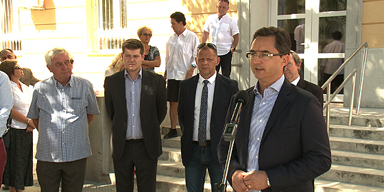 Papp László polgármester ma azt is bejelentette, hogy még az idén elindítják újabb 6 általános és középiskola valamint legalább ugyanennyi óvoda felújításának a tervezési munkálatait