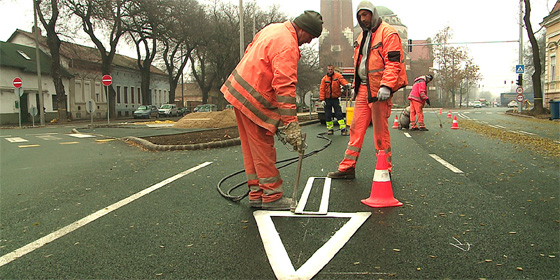 Jól halad a belvárosi egyirányúsítás Debrecenben, az egyik ág elkészült