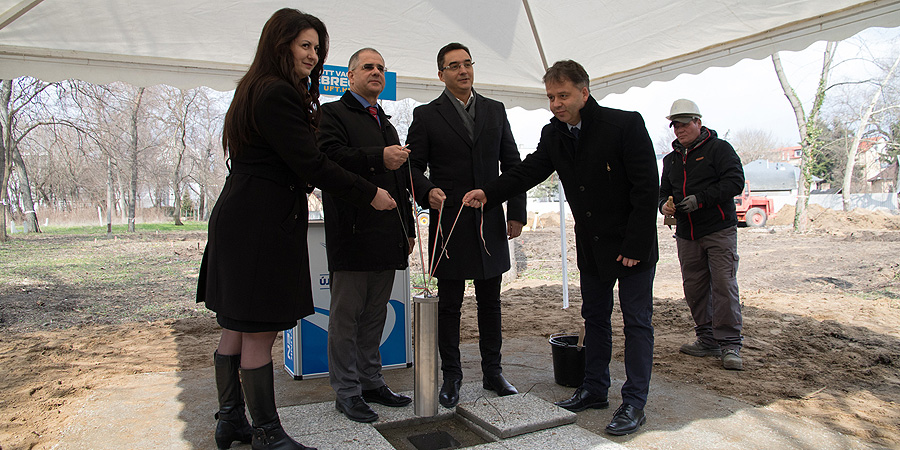 Lerakták a Család- és Gyermekjóléti Központ alapkövét a Nádor utcán