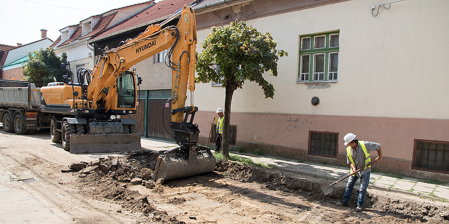 Útfelújításba kezdtek a Burgundia városrészben, több ütemben korszerűsítik a Lorántffy utcát