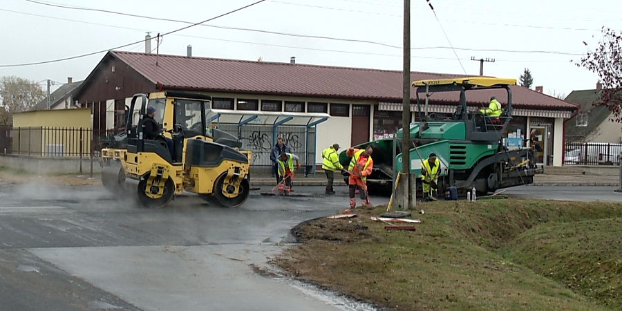 Több útburkolatot is felújítanak a Lencztelepen