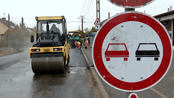 Új útburkolatot kapott a Széna tér