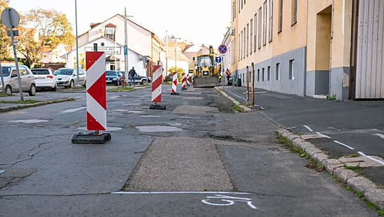 Folytatódik a nagyfelületű aszfaltozási program Debrecenben