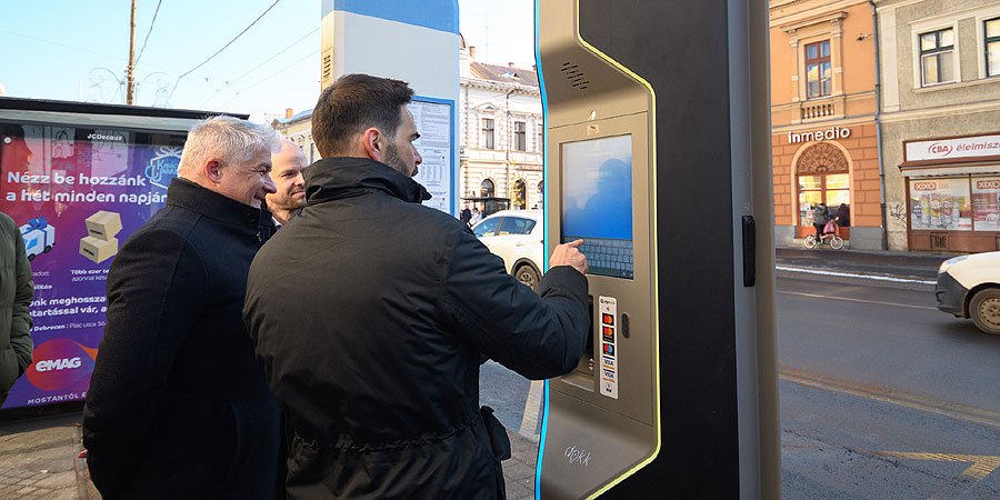 Három okosmegállót alakítottak ki Debrecenben