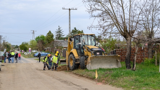 Szilárd burkolatot kap a Felsőpércsi utca újabb szakasza