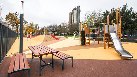 Befejeződött a debreceni Petőfi tér teljes megújítása