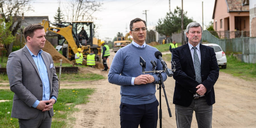 Újabb szakaszon kap aszfaltburkolatot a Bayk András kert egyik legfontosabb gyűjtőútja