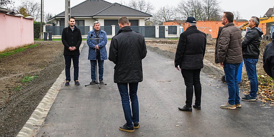 Újabb útépítések zárultak le Debrecenben: a Patak és a Csermely utca kapott aszfaltburkolatot