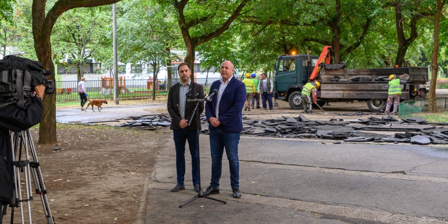 Újabb helyszíneken újítják fel a járdákat Debrecenben