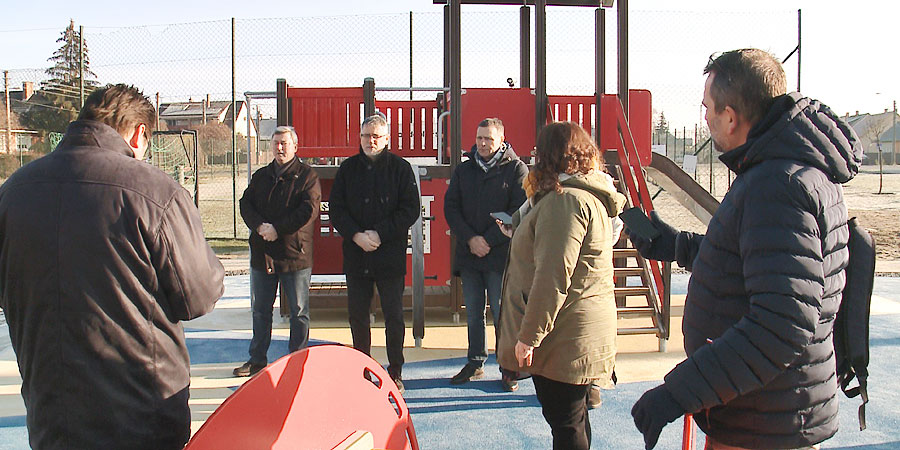 Játszóteret is építettek a sportpark mellé a Lencztelepen