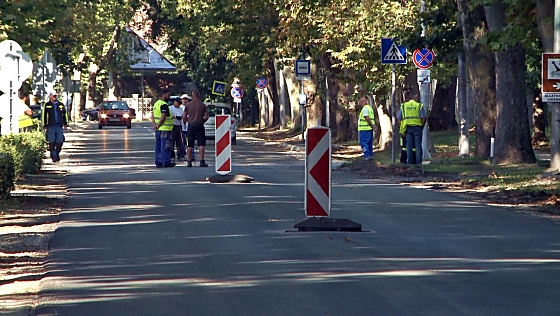 A Nagyerdei körút Martinovics utca és Hadházi út közötti szakaszán indult el a munka