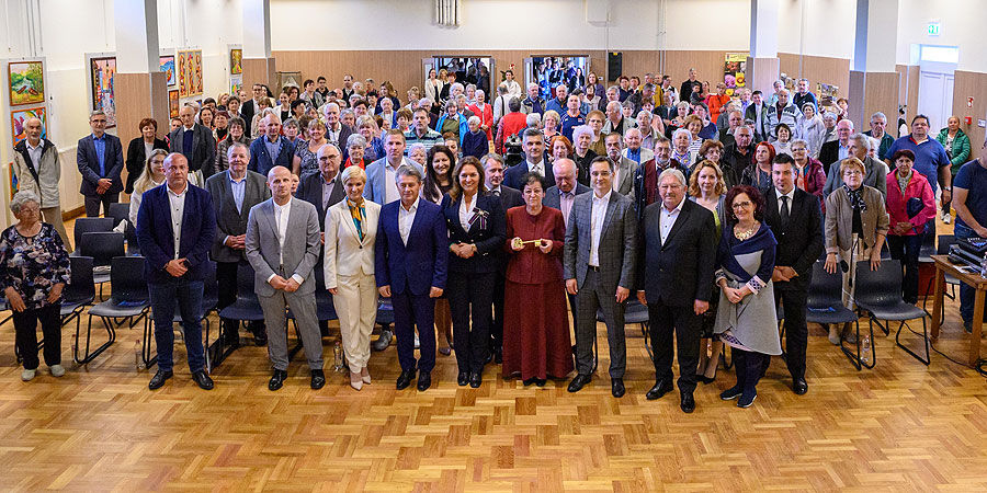 A csapókertiek összetartását méltatta Papp László az újjászületett közösségi ház átadásán