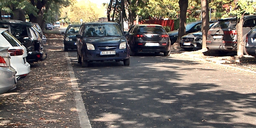 Lakossági kezdeményezésre újították meg az útburkolatot a Kemény Zsigmond utcában
