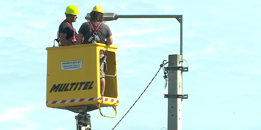 Jól halad a debreceni közvilágítási rendszer megújítása