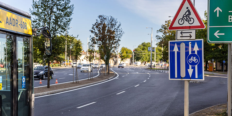 Megújították az útburkolatot a Segner téren, megváltozott a forgalmi rend 