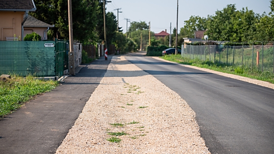 100 méteren kapott új burkolatot a Basahalom utca