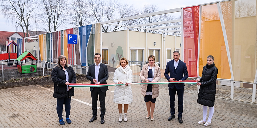 Csaknem száz gyermek fogadására alkalmas bölcsődét adtak át Józsán