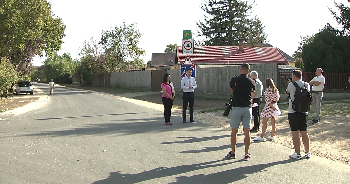 Újabb forgalmas út kapott szilárd burkolatot Debrecenben